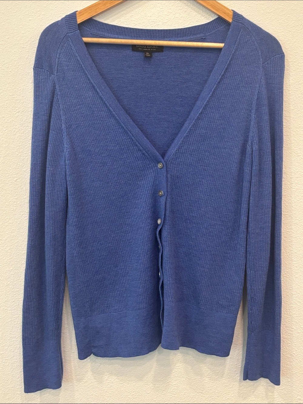 Banana Republic Women Cornflower Blue V‑Neck Button Cardigan Size XL